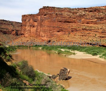 Scenic Byway of Highway 128 along Colorado River, Utah, USA