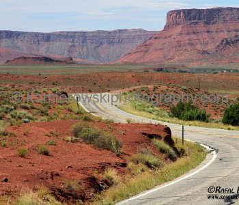 Scenic Byway of Highway 128 along Colorado River, Utah, USA