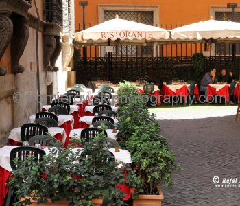 Time to have a lunch break ...near Fontana di Trevi, Rome