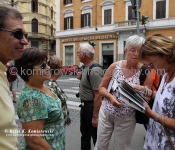 Tourists asking for direction  near Ponte Sisto, the other side of Rome
