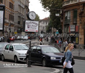 Just minutes before rush hour  near  Largo di Torre Argentina,   ANTIGUA Rome,  the other side of Rome