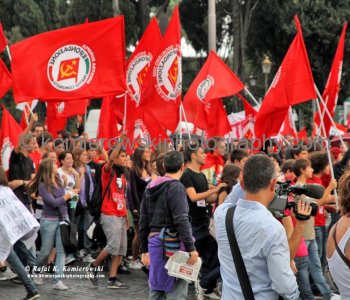 Soviet flag is a symbol of oppression!  Some leftist   oriented USEFUL IDIOTS would argue  by using useless intellectual arguments…represents freedom. However under this red soviet flag,millions of millions of innocent people perished or suffered terribl