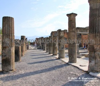 Pompeii s main street, leading from the Forum