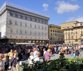 Ok, we are ready to explore.....famous Piazza della Signoria is the heart of Florence...
