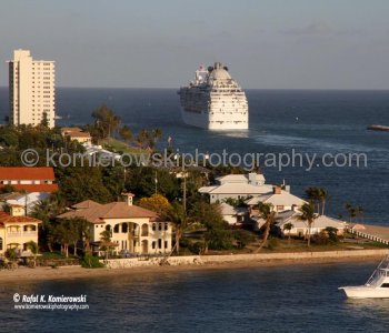 Island Princess left Port Everglades....,  Monday, February 28, 2011