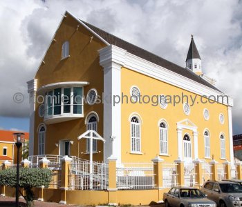 Willemstad is a traditional port city, with beautiful examples of colonial dutch architecture