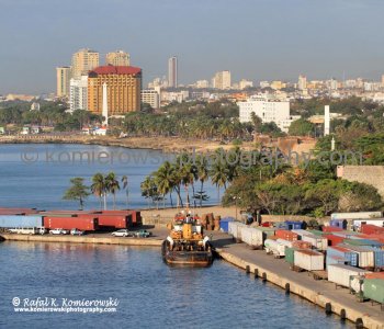 Grand Princess slowly navigate treacherous shallow harbour area in Santo Domingo
