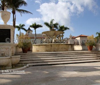 View from SR  a.k.a. Highway A1A  Palm Beach