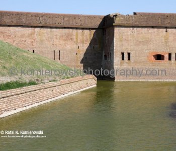...the average thickness of Fort Pulaski National Monument was between five and eleven feet....