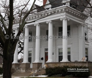 Interesting architecture in residential area of  St. Paul-Minneapolis,  Minnesota, Tuesday, March 22, 2011 at 3:16 PM (temperature plus 5C = 41 F)