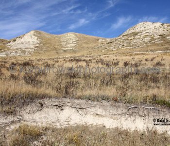 Badlands of Glenbow Park have been created by glacial erosion after the last ice age. View  from Bowbend Trail (bicycle path),  Glenbow Ranch Provincial Park