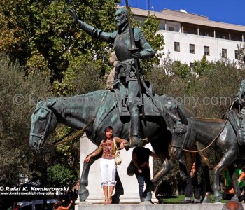 In the center of the plaza is a monument to Spanish novelist, poet and playwright Miguel de Cervantes Saavedra, designed by architects Rafael Martínez Zapatero and Pedro Muguruza and sculptor Lorenzo Coullaut Valera. (photo taken on Wed. October 12, 2011)