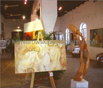 Famous Puerto Vallarta art galleries features and offers great works. Here, at Galeria Arte Moderno Mexicano I found many spectacular works of Margerita Pointelin