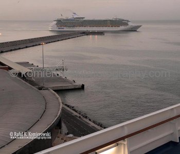(sunrise) Malaga, Spain, Monday, October 31, 2011, Day 4, sunny +22C, light breeze 36^ 42’ 20”N,  4^ 24’ 54” West