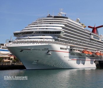 November 2, 2011   – Day 6,  Las Palmas de Gran Canaria, Spain,  in port from 7:45  to 17:18, sunny, +26C,