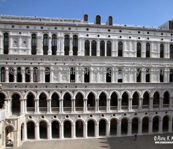 The Palazzo Ducale, ( Doge s Palace) was the seat of the government of Venice for centuries..