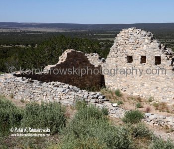 The San Buenaventura Church was completed in 1636. Best estimates suggest that Las Humanas Pueblo in the 1620s had an Indian population of two to three thousand; the numbers dropped to a thousand before it was abandoned in the early 1670s