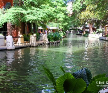 ...taking a boat tour on San Antonio s river is a =must-do= for your visit to San Antonio, Texas