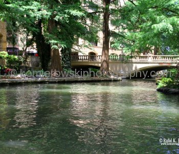 ...taking a boat tour on San Antonio s river is a =must-do= for your visit to San Antonio, Texas