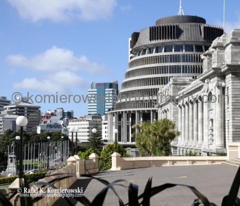 Day 30/ Day 8,  WEDNESDAY,  October 31 ,  2012,     WELLINGTON, New Zealand, Parliament grounds. Beautiful and awesome  city!
