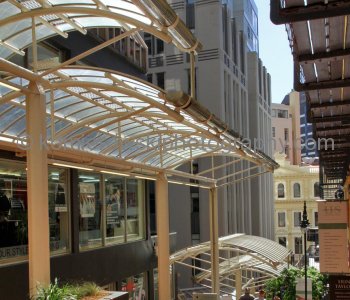 ....exploring on foot...Wellington is very compact, perched on the edge of a stunning natural harbor.....