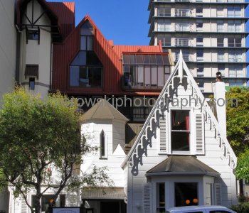 ....exploring on foot...Wellington is very compact, perched on the edge of a stunning natural harbor.....