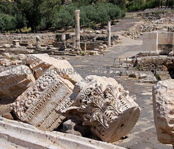 Beit Shean - the ruins of Roman-Byzantine Scythopolis, which tell of its richness and greatness.