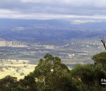 View from the highway on the way to Jenolan Caves from Katoomba, Blue Mountains,   New South Wales, Australia