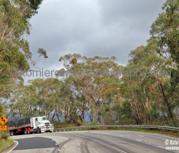 .....on the way to Jenolan Caves from Katoomba, near the Blue Mountains,   New South Wales, Australia