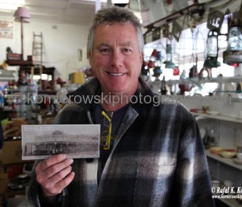 Owner of Dorrigo Antiques, Dorrigo, (tel.02 6657 1000) NSW, Australia (rain - local spring time - November 10, 2012)