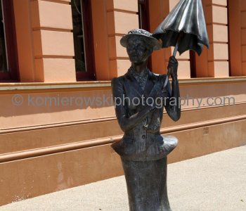 A statue honors Mary Poppins in the Queensland town of Maryborough...a life sized bronze statue of the world s most famous nanny