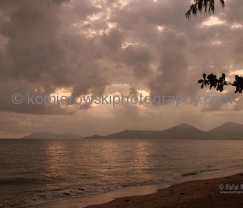 Sunrise at Holloways Beach