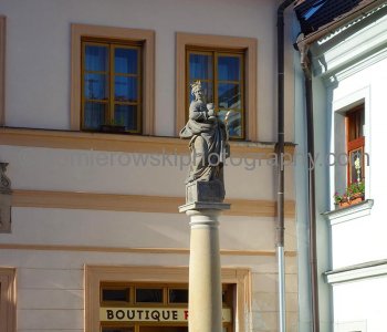 Kutnï¿½ Hora... a walk through medieval town... colorful streets...