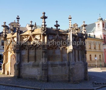 Kutnï¿½ Hora... a walk through medieval town... colorful streets...