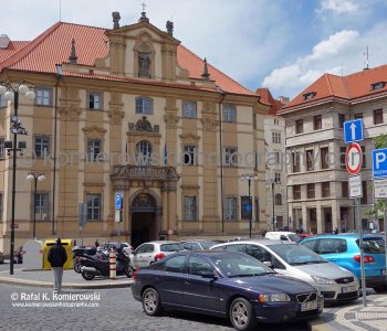 ...Walking is really the best way to explore Prague,   sightseeing highlights of this beautiful city...