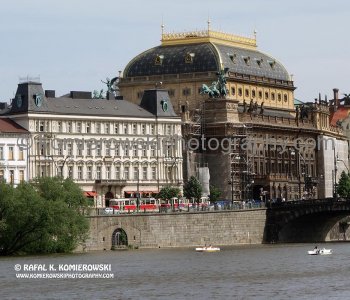 Prague ... sightseeing  cruise on the Vltava River  -  highlights of the fabulous city