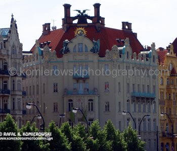 ...Walking is really the best way to explore Prague,   sightseeing highlights of this beautiful city...