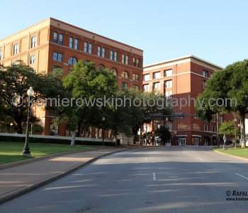View towards  6th floor-snipers nest at Texas School Book Depository from X (a.k.a. Z224) position, Dallas, Texas