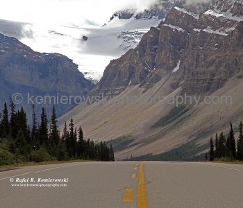 West of Lake Louise is another highway junction leading to Jasper and the Athabasca Ice field....Then we cross the Alberta, British Columbia provincial boundary and enter Yoho National Park.