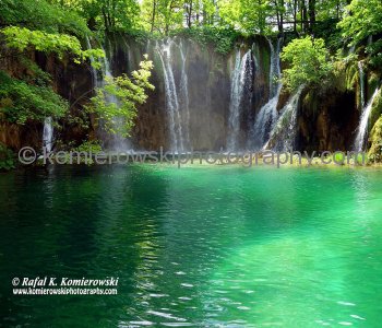 Plitvice Lakes National Park or in  Croatian: Nacionalni park Plitvička jezera,