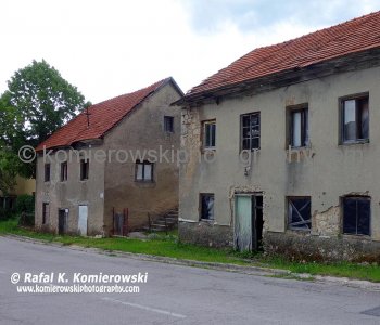 Bunic-destroyed village...travel in undiscovered countryside in Croatia is sad lessons of what hate and prejudice can do!